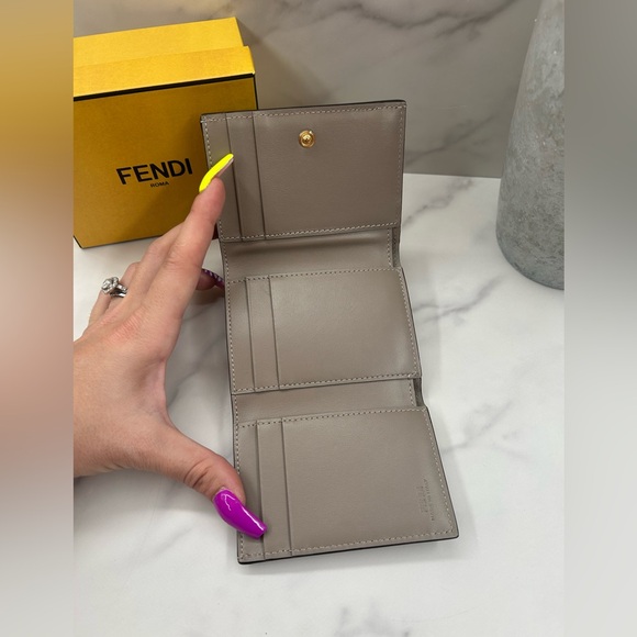 ❌SOLD❌🔥RARE! FENDI•FF Diamonds Bicolor Trifold Wallet - Picture 5 of 7